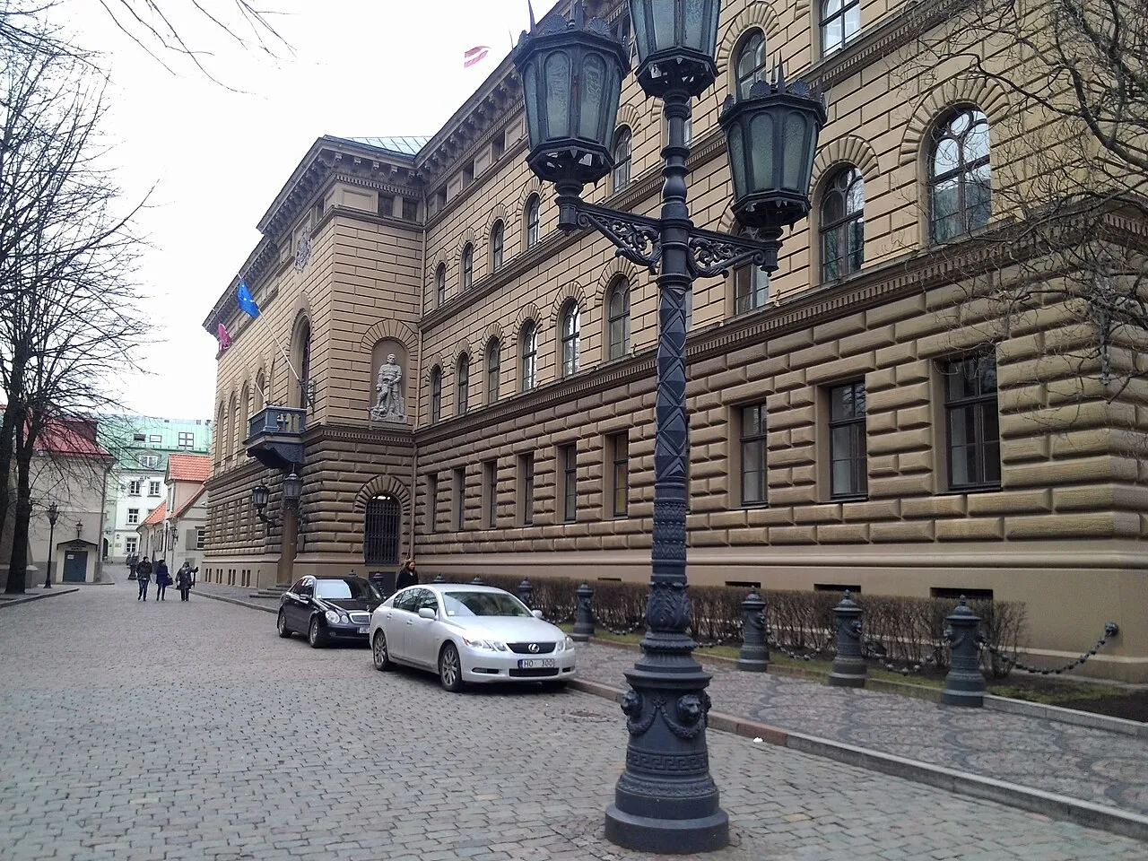 Buitenaanzicht van het Saeima-gebouw in Riga, de zetel van het Letse parlement.