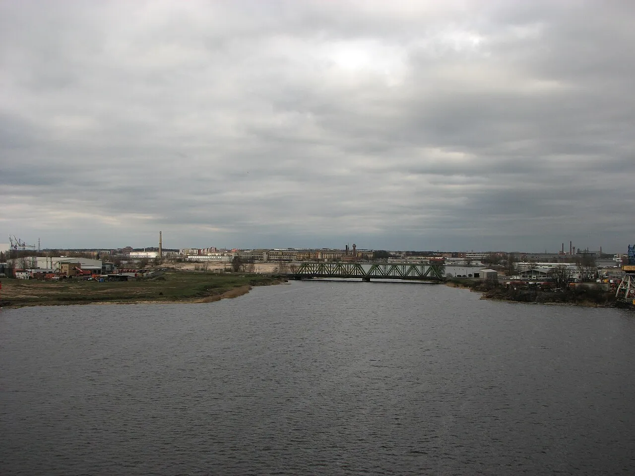 Het district Sarkandaugava in Rīga, waar de nieuwe Kundziņsalas-pārvads begint