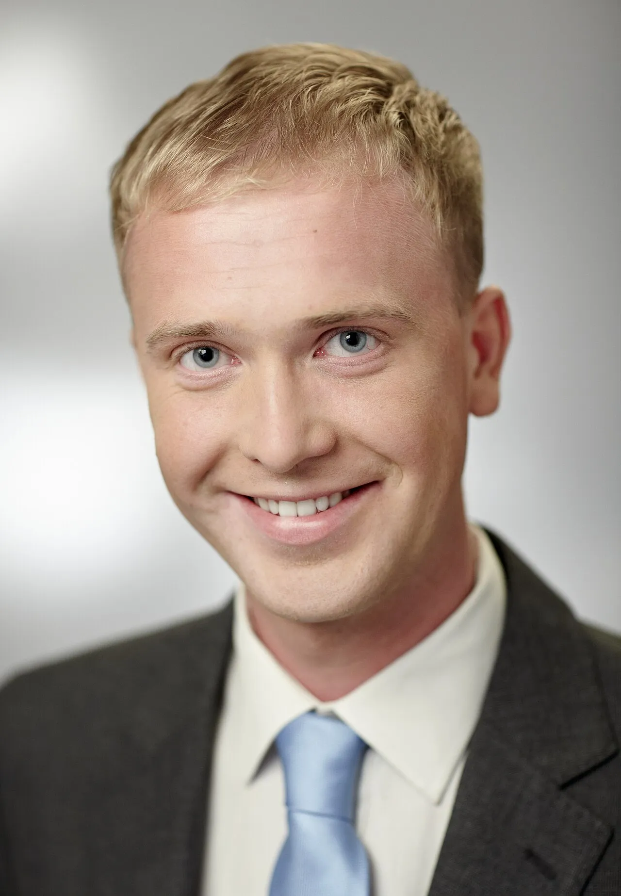 Portret van Viktors Valainis, voorzitter van het LZS-bestuur en Letse minister van Economische Zaken